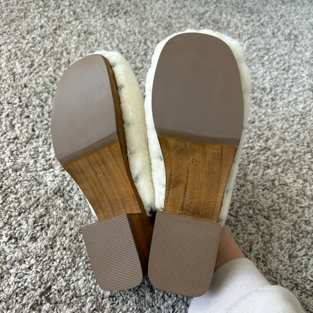 NIB Matisse Women's Stockholm Shearling And Wooden Heeled Clogs In Ivory